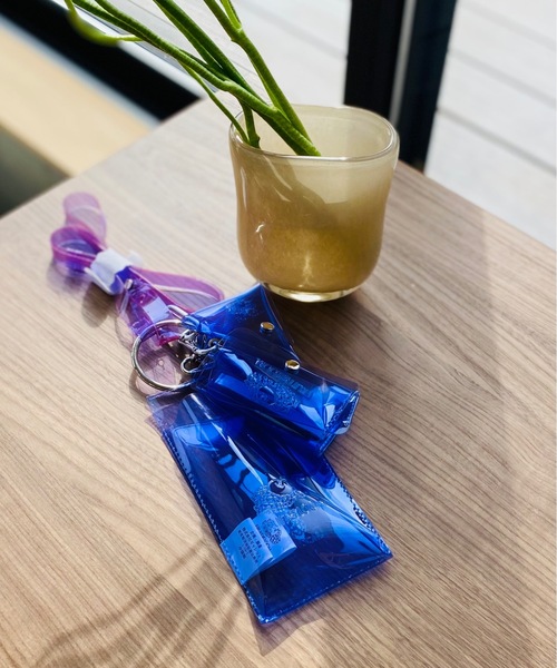 FRUIT OF THE LOOM(フルーツオブザルーム)の「FRUIT OF THE LOOM/PVC COLOR ショルダーストラップ 70042000(ショルダーバッグ・メンズ・パープル/ピンク/イエロー/グリーン/ブラウン・ONESIZE)」の4枚目の写真