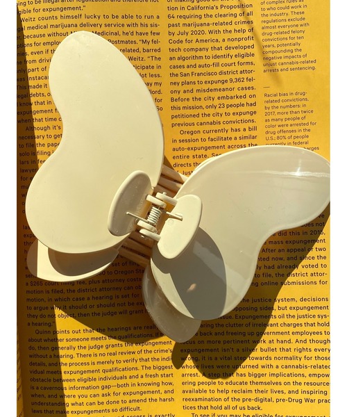 WC（ダブル シー）の「BIGバタフライヘアクリップ（バレッタ/ヘアクリップ・レディース・ブラック/アイボリー/ブラウン/グリーン・FREE）」の2枚目の写真