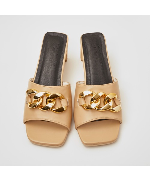 chumchum(チャムチャム)の「スクエアチェーンプレートサンダル(サンダル・レディース・ブラック/ホワイト/ベージュ・S/M/L/LL)」の6枚目の写真