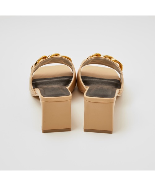 chumchum(チャムチャム)の「スクエアチェーンプレートサンダル(サンダル・レディース・ブラック/ホワイト/ベージュ・S/M/L/LL)」の8枚目の写真