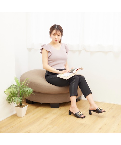 chumchum(チャムチャム)の「スクエアチェーンプレートサンダル(サンダル・レディース・ブラック/ホワイト/ベージュ・S/M/L/LL)」の12枚目の写真