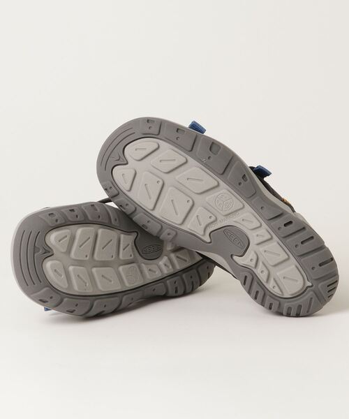 KEEN（キーン）の「KNOTCH CREEK OT / ノッチ クリーク オーティー / キッズ サンダル（サンダル・キッズ・ブラック・23.5cm/22.5cm/21cm/22cm/20cm）」の3枚目の写真