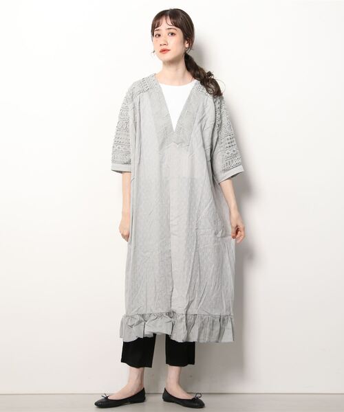 sandy（サンディー）の「【sandy】レース切り替えガウン（ガウン/バスローブ・レディース・ブラック/ネイビー/オフホワイト/グレー系その他・FREE）」の3枚目の写真