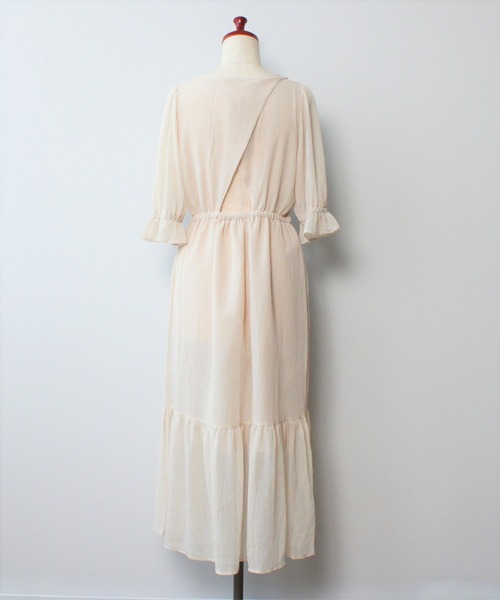 toucher du brise(トゥシェドブリーズ)の「【yuririnコラボ】キャンディースリーブティアードワンピース(ワンピース・レディース・ブラック/オフホワイト/ベージュ・M)」の17枚目の写真