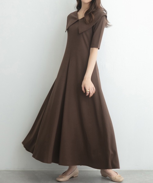 ADIRA（アディラ）の「ビッグカラーカットリブワンピ（ワンピース・レディース・ブラウン/アイボリー/オレンジ・MEDIUM）」の2枚目の写真