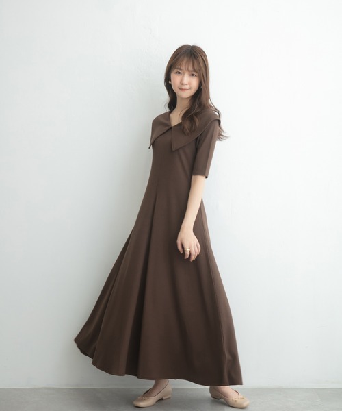 ADIRA（アディラ）の「ビッグカラーカットリブワンピ（ワンピース・レディース・ブラウン/アイボリー/オレンジ・MEDIUM）」の4枚目の写真