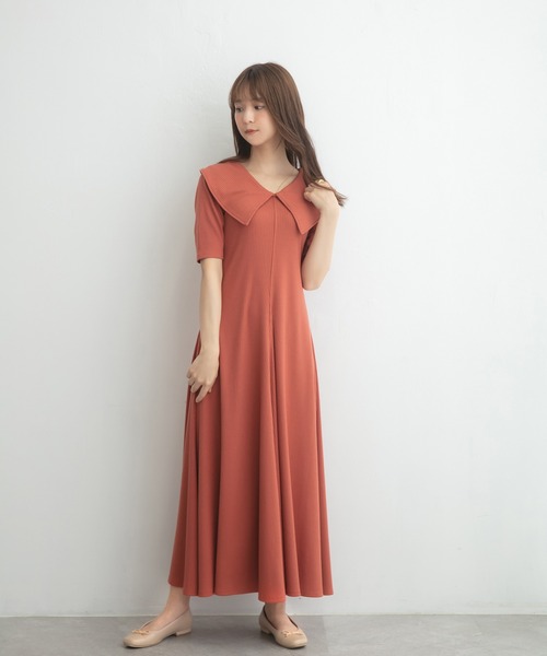 ADIRA（アディラ）の「ビッグカラーカットリブワンピ（ワンピース・レディース・ブラウン/アイボリー/オレンジ・MEDIUM）」の7枚目の写真