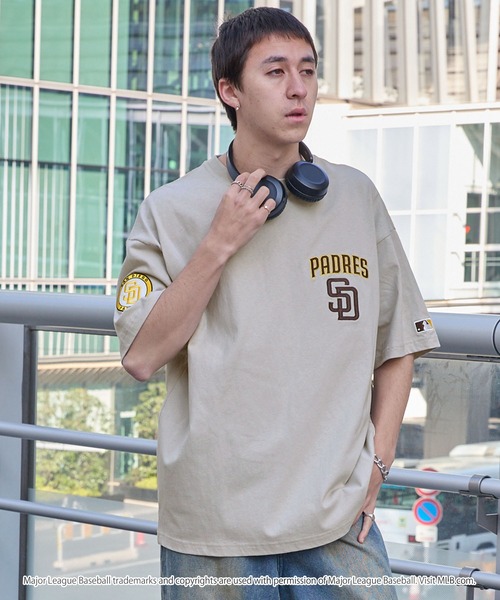 MLB（メジャーリーグベースボール）の「MLB/メジャーリーグベースボール 別注 ワッペン刺繍 ビッグシルエット半袖Tシャツ（Tシャツ/カットソー）」｜詳細画像