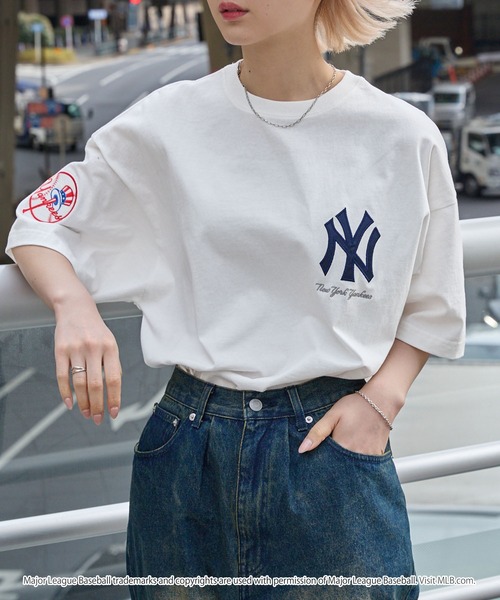 MLB（メジャーリーグベースボール）の「MLB/メジャーリーグベースボール 別注 ワッペン刺繍 ビッグシルエット半袖Tシャツ（Tシャツ/カットソー）」｜詳細画像