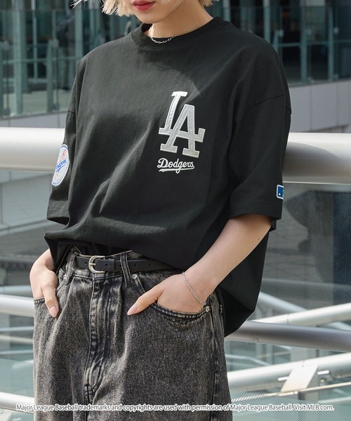 MLB（メジャーリーグベースボール）の「MLB/メジャーリーグベースボール 別注 ワッペン刺繍 ビッグシルエット半袖Tシャツ（Tシャツ/カットソー）」｜詳細画像
