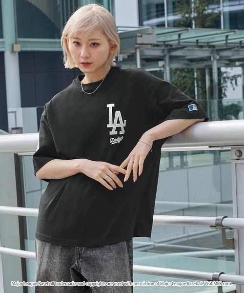 MLB（メジャーリーグベースボール）の「MLB/メジャーリーグベースボール 別注 ワッペン刺繍 ビッグシルエット半袖Tシャツ（Tシャツ/カットソー）」｜詳細画像