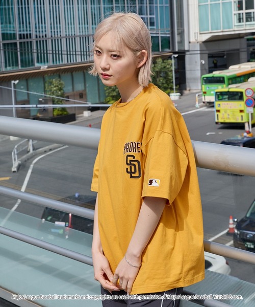 MLB（メジャーリーグベースボール）の「MLB/メジャーリーグベースボール 別注 ワッペン刺繍 ビッグシルエット半袖Tシャツ（Tシャツ/カットソー）」｜詳細画像