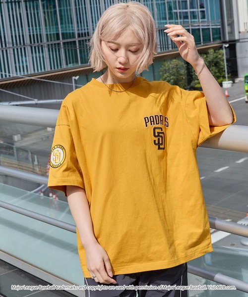 MLB（メジャーリーグベースボール）の「MLB/メジャーリーグベースボール 別注 ワッペン刺繍 ビッグシルエット半袖Tシャツ（Tシャツ/カットソー）」｜詳細画像