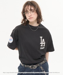 MLB（メジャーリーグベースボール）の「MLB/メジャーリーグベースボール 別注 ワッペン刺繍 ビッグシルエット半袖Tシャツ（Tシャツ/カットソー）」