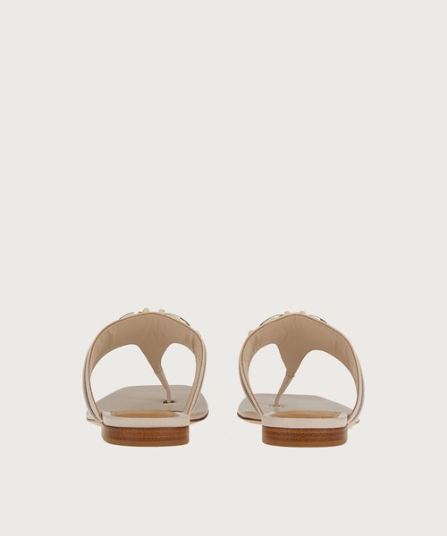 FERRAGAMO(フェラガモ)の「サンダル(サンダル・レディース・オフホワイト・6/6.5/7/5.5)」の3枚目の写真