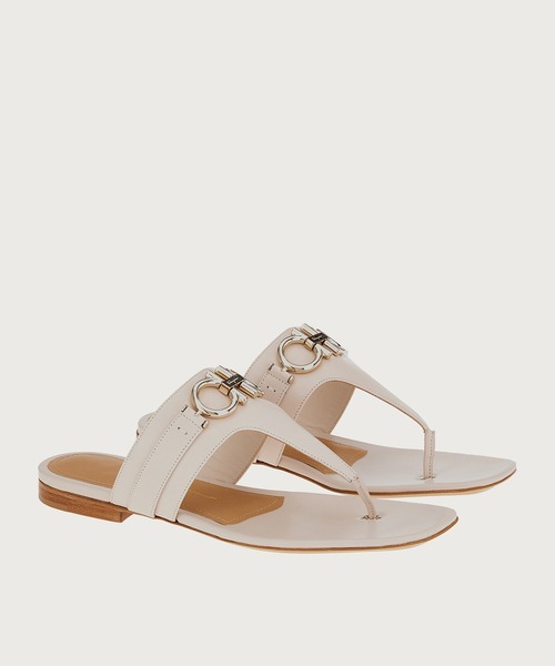 FERRAGAMO(フェラガモ)の「サンダル(サンダル・レディース・オフホワイト・6/6.5/7/5.5)」の4枚目の写真