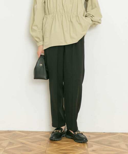 UR Lab.（アーバンリサーチラボ）の「カラフルテーパードパンツ（その他パンツ・レディース・ブラック/ベージュ/ブラウン/グレー/ブルー・MEDIUM/SMALL）」の9枚目の写真