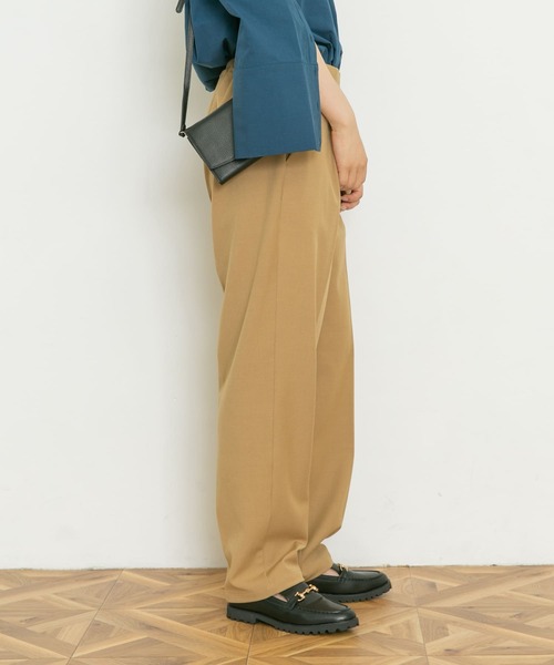 UR Lab.（アーバンリサーチラボ）の「カラフルテーパードパンツ（その他パンツ・レディース・ブラック/ベージュ/ブラウン/グレー/ブルー・MEDIUM/SMALL）」の14枚目の写真