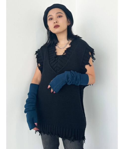 EMODA（エモダ）の「ニットハンドウォーマー（アームカバー・レディース・ブラック/ブルー・FREE）」の4枚目の写真