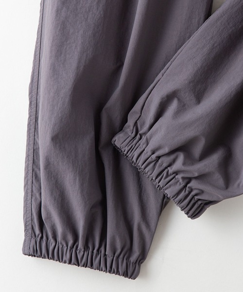 UNIIT（ユニット）の「【UNIIT/ユニット】撥水　ビッグシルエット　ナイロン　裏総メッシュ　ワイド　トラックパンツ　セットアップ対応可能アイテム（その他パンツ・メンズ・チャコールグレー/ブラック/ブルー/グリーン・MEDIUM/LARGE/X-LARGE）」の11枚目の写真