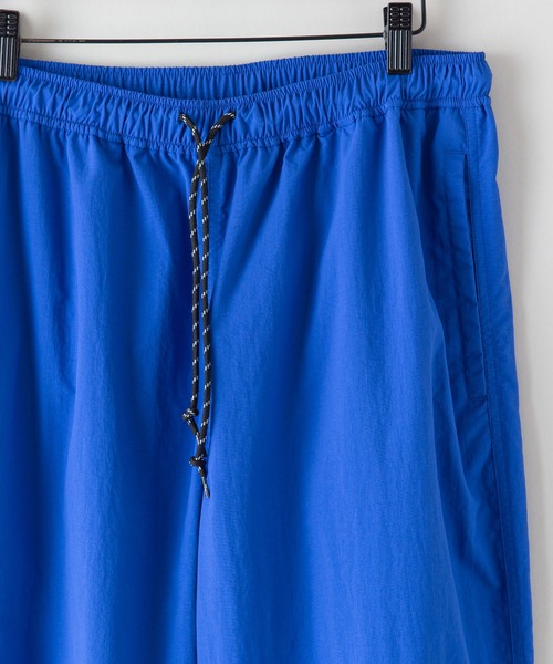 UNIIT（ユニット）の「【UNIIT/ユニット】撥水　ビッグシルエット　ナイロン　裏総メッシュ　ワイド　トラックパンツ　セットアップ対応可能アイテム（その他パンツ・メンズ・チャコールグレー/ブラック/ブルー/グリーン・MEDIUM/LARGE/X-LARGE）」の8枚目の写真