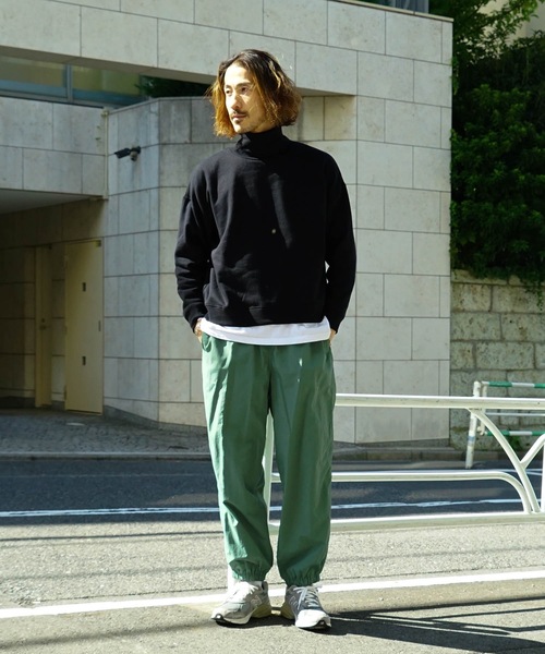 UNIIT（ユニット）の「【UNIIT/ユニット】撥水　ビッグシルエット　ナイロン　裏総メッシュ　ワイド　トラックパンツ　セットアップ対応可能アイテム（その他パンツ・メンズ・チャコールグレー/ブラック/ブルー/グリーン・MEDIUM/LARGE/X-LARGE）」の15枚目の写真