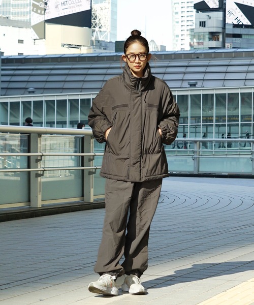 UNIIT（ユニット）の「【UNIIT/ユニット】撥水　ビッグシルエット　ナイロン　裏総メッシュ　ワイド　トラックパンツ　セットアップ対応可能アイテム（その他パンツ・メンズ・チャコールグレー/ブラック/ブルー/グリーン・MEDIUM/LARGE/X-LARGE）」の17枚目の写真