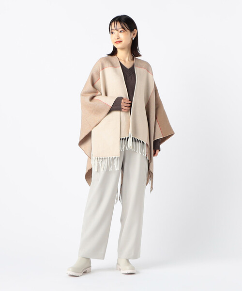MONO　COMME CA（モノコムサ）の「ポンチョストール（ストール/ショール・レディース・ベージュ/ブラック系/サックスブルー・FREE）」の4枚目の写真