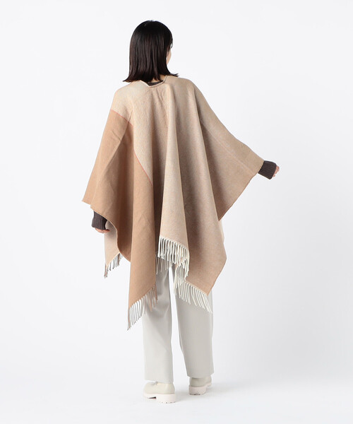 MONO　COMME CA（モノコムサ）の「ポンチョストール（ストール/ショール・レディース・ベージュ/ブラック系/サックスブルー・FREE）」の6枚目の写真