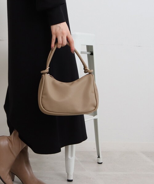 SHOO・LA・RUE（シューラルー）の「◆ノットハンドルハーフムーンショルダーバッグ【2WAY】（ショルダーバッグ・レディース・ブラック/シルバー/グリーン/サンドベージュ・00）」の11枚目の写真