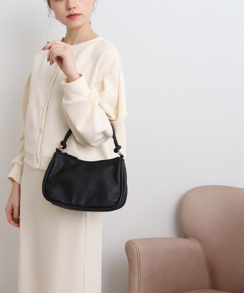 SHOO・LA・RUE（シューラルー）の「◆ノットハンドルハーフムーンショルダーバッグ【2WAY】（ショルダーバッグ・レディース・ブラック/シルバー/グリーン/サンドベージュ・00）」の16枚目の写真