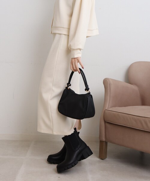 SHOO・LA・RUE（シューラルー）の「◆ノットハンドルハーフムーンショルダーバッグ【2WAY】（ショルダーバッグ・レディース・ブラック/シルバー/グリーン/サンドベージュ・00）」の17枚目の写真