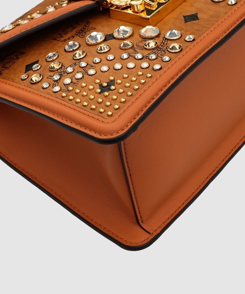 MCM(エムシーエム)の「サッチェル - ダイヤモンド ヴィセトス(ハンドバッグ・レディース・ブラウン・SMALL)」の4枚目の写真