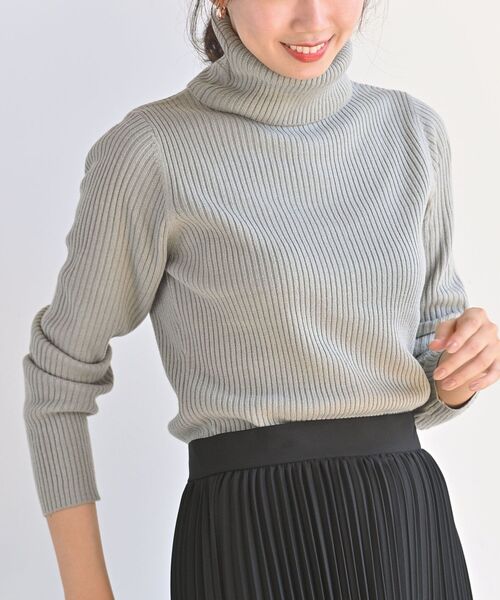 rps（アールピーエス）の「リブタートルニットプルオーバー（ニット/セーター・レディース・オフホワイト/杢グレー/ブラック/アイボリー/ベージュ/パープル・M/L）」の4枚目の写真