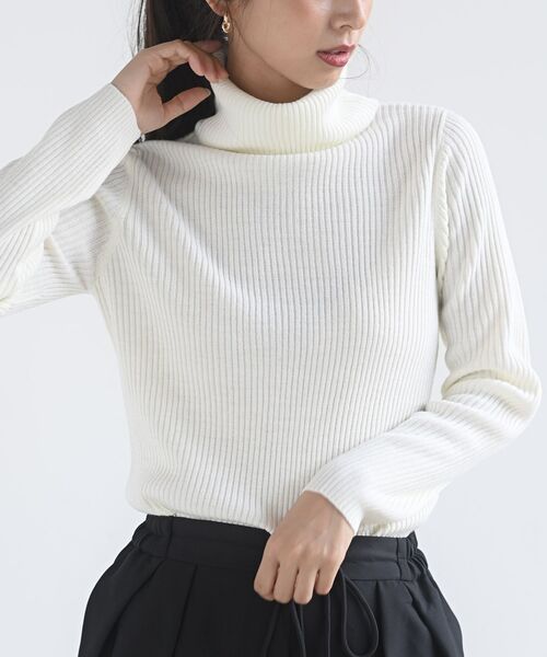 rps（アールピーエス）の「リブタートルニットプルオーバー（ニット/セーター・レディース・オフホワイト/杢グレー/ブラック/アイボリー/ベージュ/パープル・M/L）」の2枚目の写真