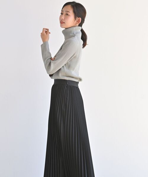 rps（アールピーエス）の「リブタートルニットプルオーバー（ニット/セーター・レディース・オフホワイト/杢グレー/ブラック/アイボリー/ベージュ/パープル・M/L）」の18枚目の写真