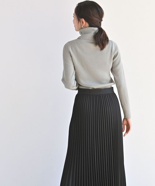 rps（アールピーエス）の「リブタートルニットプルオーバー（ニット/セーター・レディース・オフホワイト/杢グレー/ブラック/アイボリー/ベージュ/パープル・M/L）」の19枚目の写真