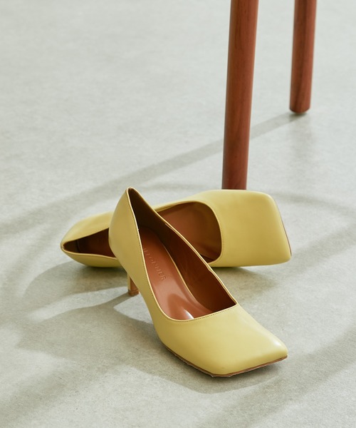PAPILLONNER(パピヨネ)の「【OT】レザースクエアトゥヒール/PAPILLONNER/パピヨネ(パンプス・レディース・レモンイエロー/ブラック/グレイッシュベージュ・36/38/37)」の3枚目の写真