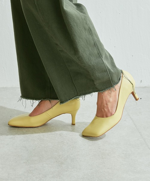 PAPILLONNER(パピヨネ)の「【OT】レザースクエアトゥヒール/PAPILLONNER/パピヨネ(パンプス・レディース・レモンイエロー/ブラック/グレイッシュベージュ・36/38/37)」の6枚目の写真