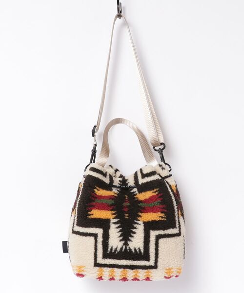 PENDLETON(ペンドルトン)の「ボア ドロー ポーチ(ショルダーバッグ・メンズ・オフホワイト/キャメル/ブラック・ONESIZE)」の5枚目の写真
