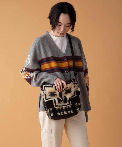 PENDLETON(ペンドルトン)の「ボア ドロー ポーチ(ショルダーバッグ・メンズ・オフホワイト/キャメル/ブラック・ONESIZE)」の3枚目の写真