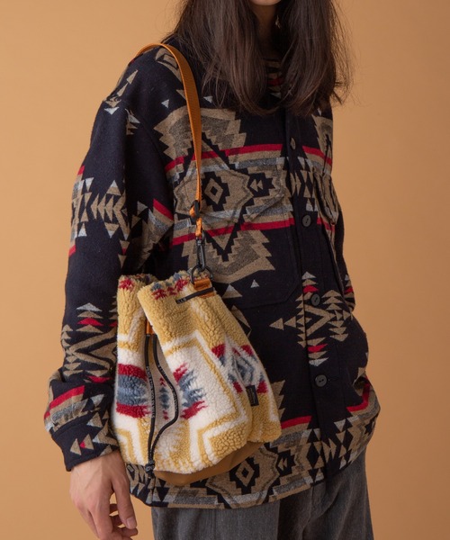 PENDLETON(ペンドルトン)の「ボア ドロー ポーチ(ショルダーバッグ・メンズ・オフホワイト/キャメル/ブラック・ONESIZE)」の10枚目の写真
