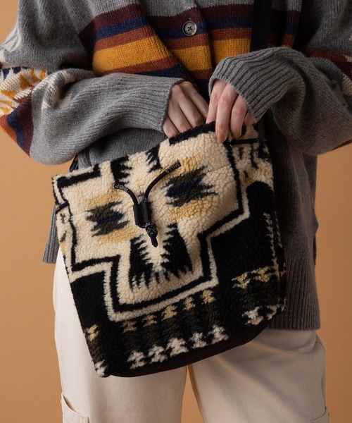 PENDLETON(ペンドルトン)の「ボア ドロー ポーチ(ショルダーバッグ・メンズ・オフホワイト/キャメル/ブラック・ONESIZE)」の11枚目の写真