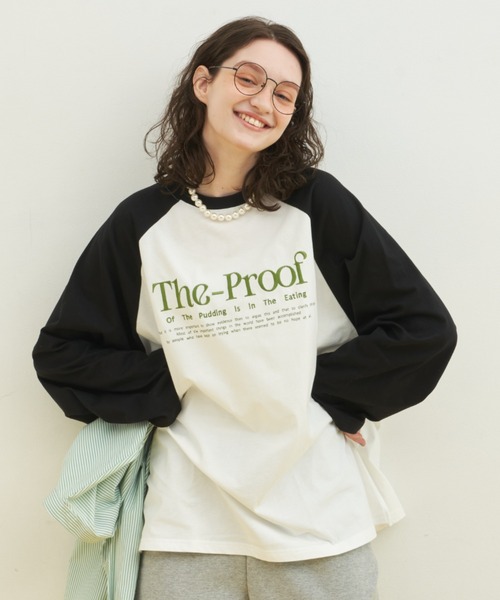 MERLOT(メルロー)の「オーバーサイズスリットロゴラグランT(Tシャツ/カットソー・レディース・グレー/ホワイト・FREE)」の22枚目の写真