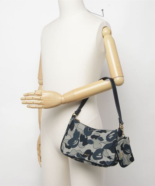 早い者勝ち☆A BATHING APE COOKIE CAMO A BATHING APE（アベイシングエイプ）の「COOKIE CAMO 2 HAND BAG L