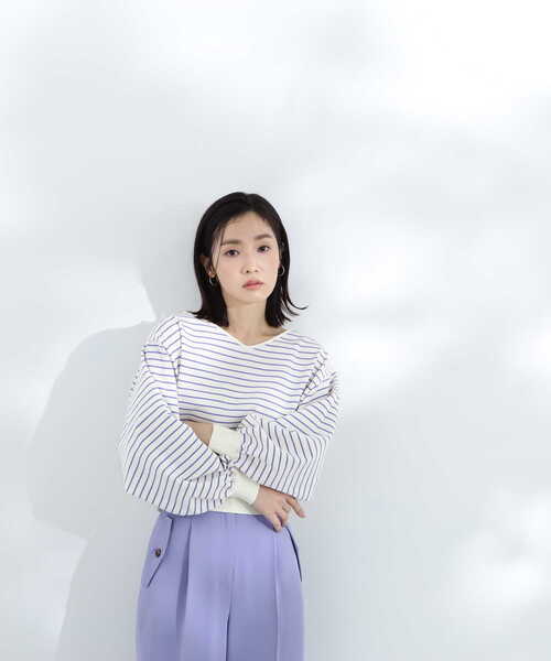 NATURAL BEAUTY BASIC（ナチュラルビューティーベーシック）の「クロップドボーダーニット（ニット/セーター・レディース・ホワイト系その他/ブラック系その他/パープル系その他・FREE）」の3枚目の写真