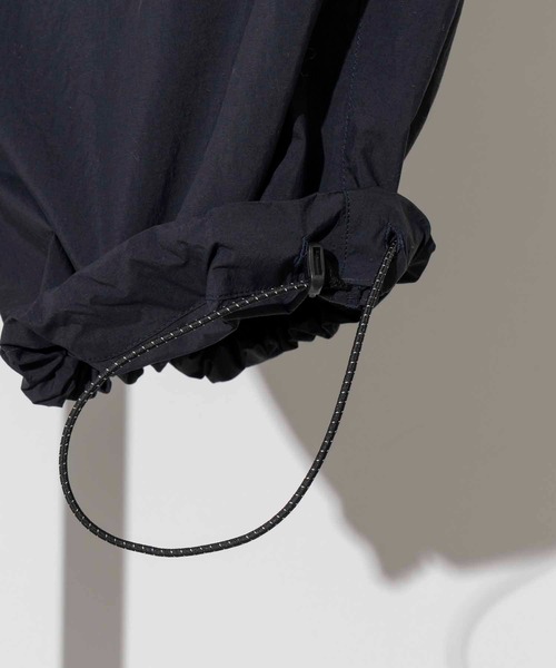 MAISON SPECIAL（メゾンスペシャル）の「《ユニセックスアイテム》【FACT FASHION】ハイパーウォータープルーフタフタ2WAYプライムワイドカーゴパンツ【MAISON SPECIAL/メゾンスペシャル】■セットアップ対応■（カーゴパンツ・メンズ・オフホワイト/カーキ/ネイビー/ブラック・1/0）」の17枚目の写真