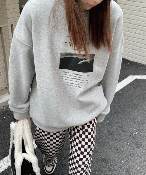 meJane（ミージェーン）の「レタリングロゴフォトプリントロンT（Tシャツ/カットソー・レディース・ホワイト/ネイビー/グレー・FREE）」の8枚目の写真