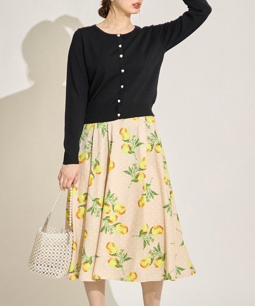 tocco closet(トッコ クローゼット)の「ドット×レモンプリントフレアスカート(スカート・レディース・ベージュ/ブラック・M)」の2枚目の写真
