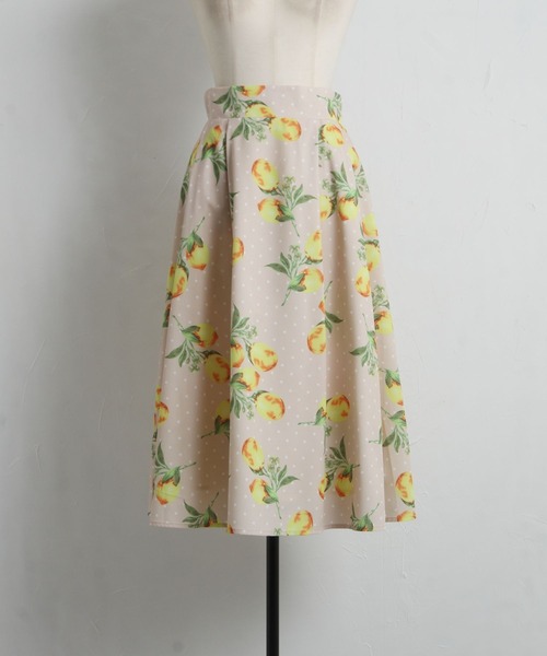 tocco closet(トッコ クローゼット)の「ドット×レモンプリントフレアスカート(スカート・レディース・ベージュ/ブラック・M)」の8枚目の写真